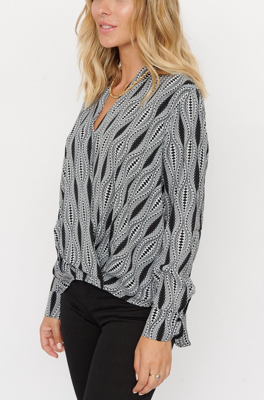 Blusa Estampado Negro con Blanco